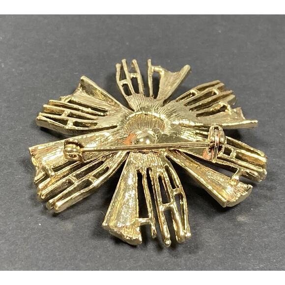 Vintage Mid-Century Gold Tone Floral Starburst Brooch & Clip On Earrings - Picture 10 of 16